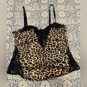 🐆 Seven 'til Midnight Leopard Print Lace Corset Top
Size: 1X/2X (Plus Size)